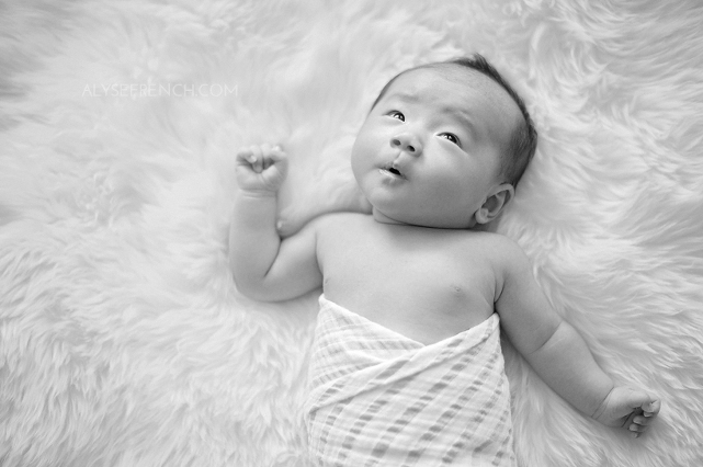 zhou-newborn-lifestyle_houston-family-portrait-photographer_01