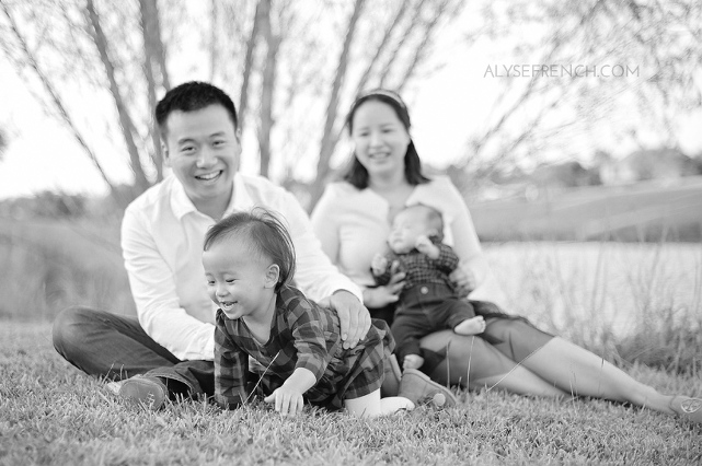 zhou-newborn-lifestyle_houston-family-portrait-photographer_03